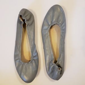 Sorel | gray light metallic leather flats